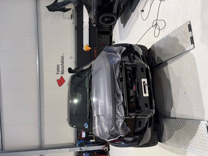 Land Rover Defender 110 Vollfolierung – Bild 2